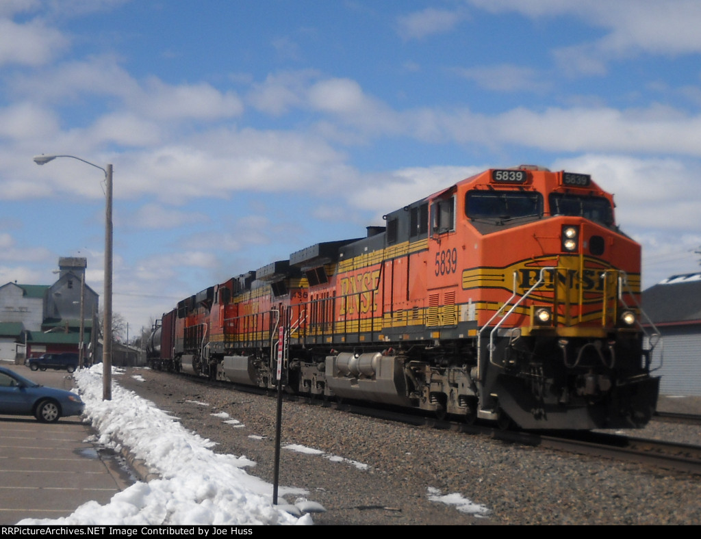 BNSF 5839 East